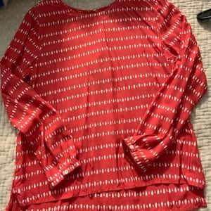 Good condition light weight long sleeve blouse.